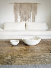 Load image into Gallery viewer, RE' ME. DI. UM 10 Wick Candle Bowl
