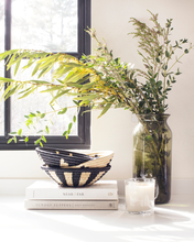 Load image into Gallery viewer, Mini Raffia Star Bowl