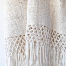 Load image into Gallery viewer, Otono Blanca Throw