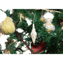 Load image into Gallery viewer, Icicle Silver Metallic Ornament