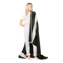 Load image into Gallery viewer, The Black Siempre Throw