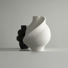 Load image into Gallery viewer, Ceramic Pirout Vase 02

